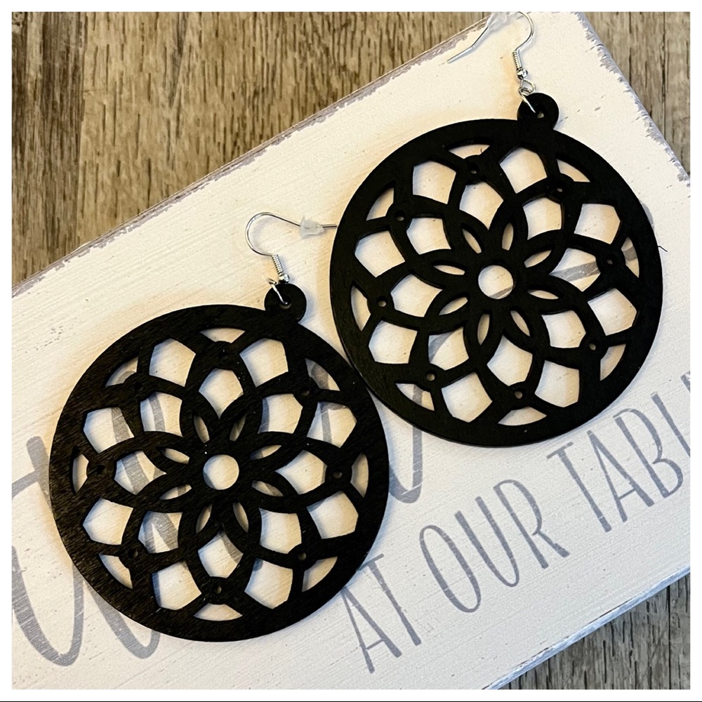 Fabulous boho chic Wood Round Earrings - Picture 3 of 4